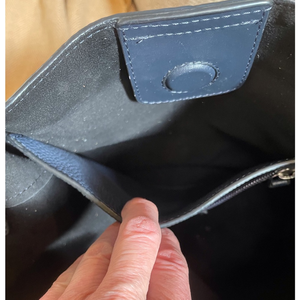 Radley London dark navy bucket bag - Picture 9 of 11